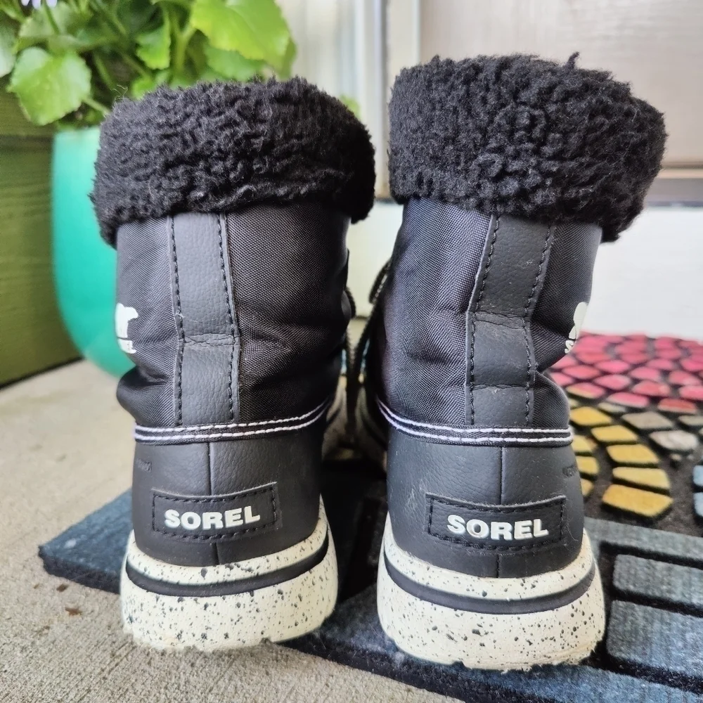 Sorel Winter Cozy Carnival Waterproof Boots Black & White Sherpa Lined Size 7.5